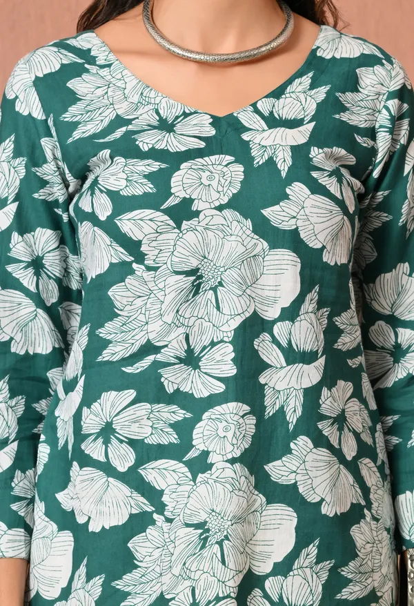 Green_Floral_Print_Straight_Kurti_for_Women