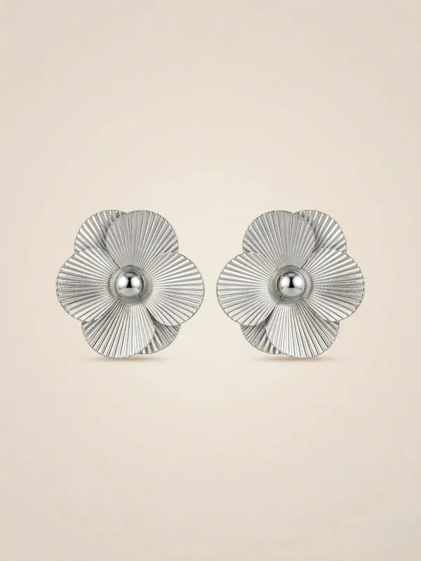 Gilded_Radiance_Floral_Studs_Silver
