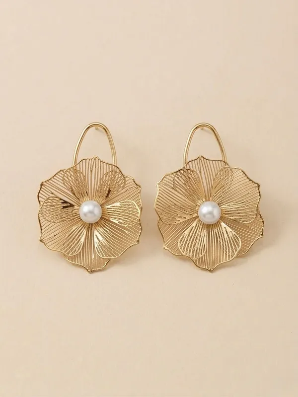 Blossom_Earrings_Gold