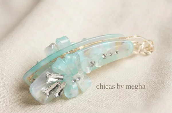 The_Crystal_Bow_Banana_Clip_Mint_Green