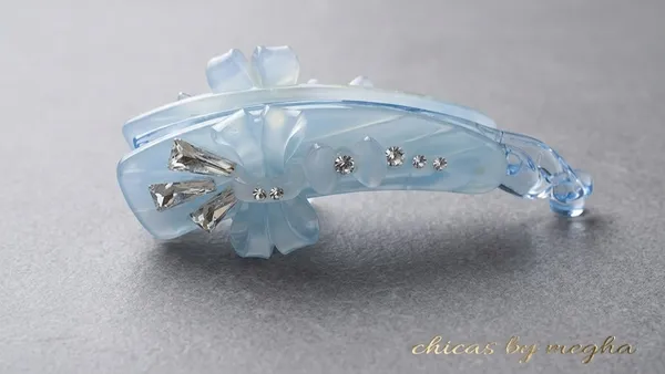 The_Crystal_Bow_Banana_Clip_Blue