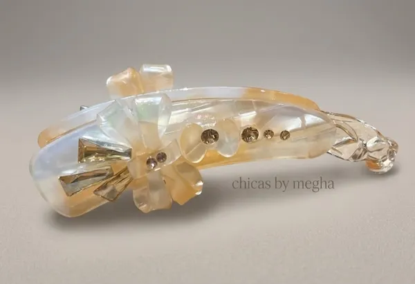 The_Crystal_Bow_Banana_Clip_Peach