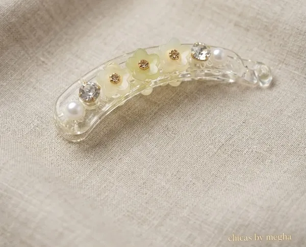 The_Blossom_Pearl_Petite_Banana_Clip_Pastel_Mint