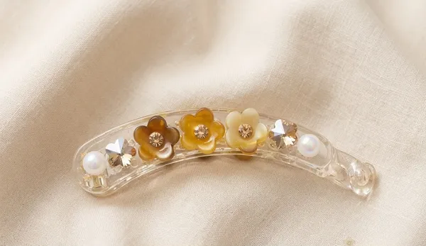 The_Blossom_Pearl_Petite_Banana_Clip_Brown