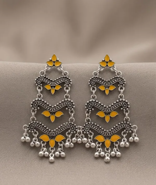 Silver_Chandelier_Mustard