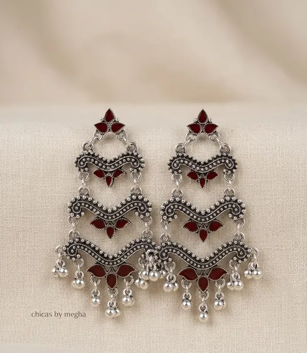 Silver_Chandelier_Maroon