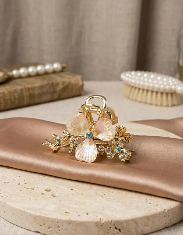 The_Shimmering_Petal_Claw_Clips_Peach
