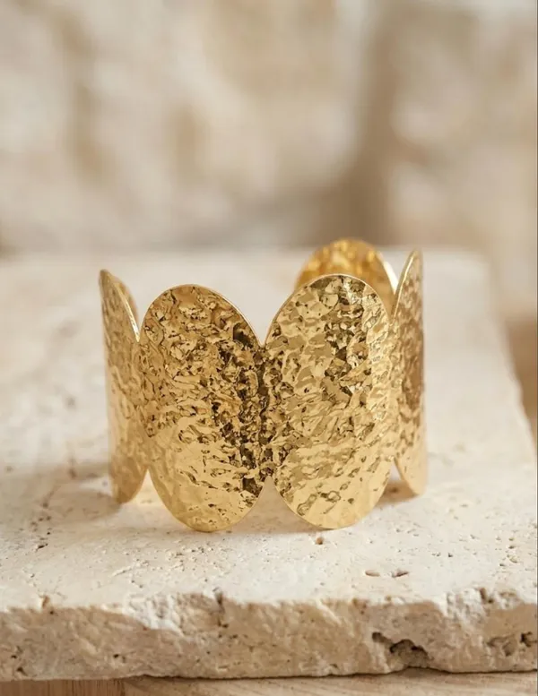 Gold_Stainless_Steel_Scalloped_Hammered_Cuff_Bracelet_For_Women