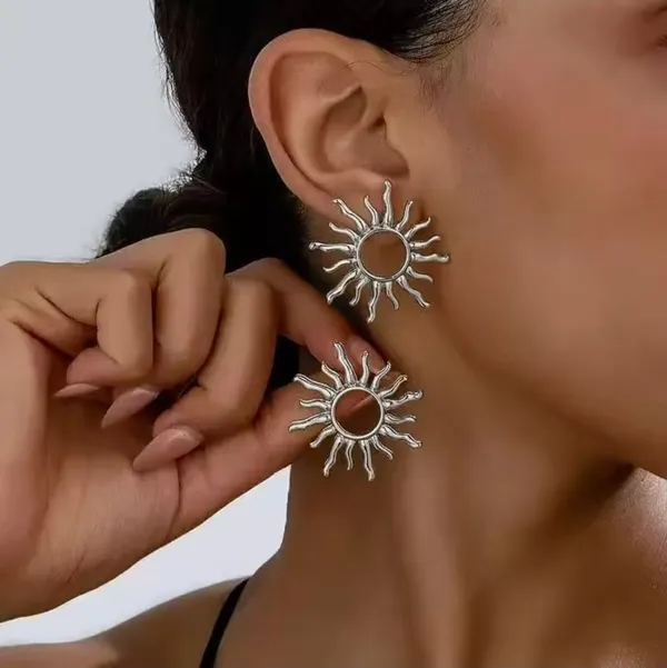 Silver_Stainless_Steel_Sun_Motif_Stud_Earrings_For_Women