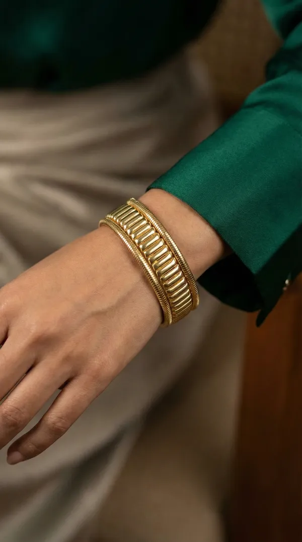 Gold_Stainless_Steel_Sculptured_Ridge_Rope_Bangle_For_Women