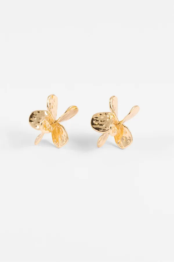 Gold_Stainless_Steel_Hammered_Bloom_Floral_Stud_Earrings_For_Women