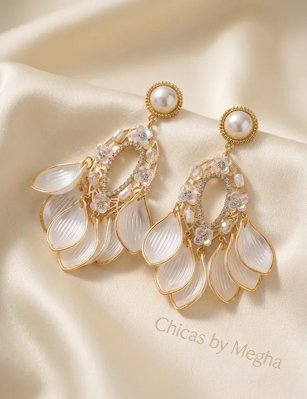 Gold_Alloy_Gulnar_Chandelier_Earrings_For_Women