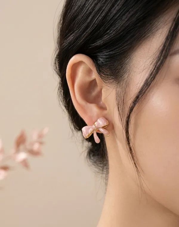 Black_Metal_Marbleized_Enamel_Bow_Stud_Earrings_For_Women