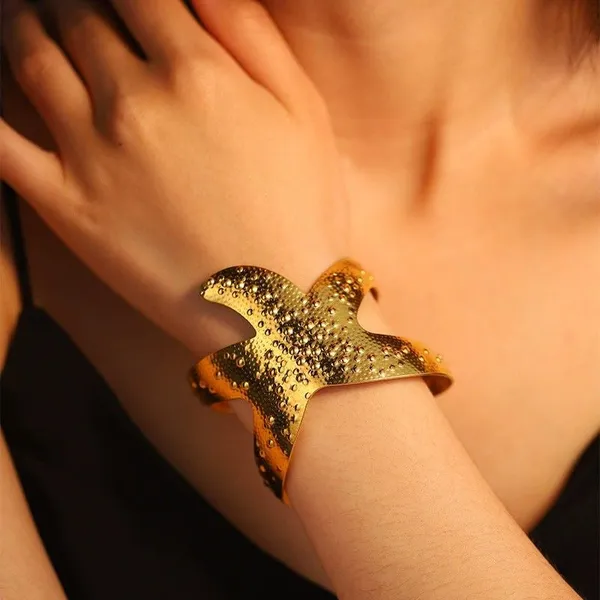 Gold_Alloy_Starfish_Statement_Cuff_Bracelet_For_Women