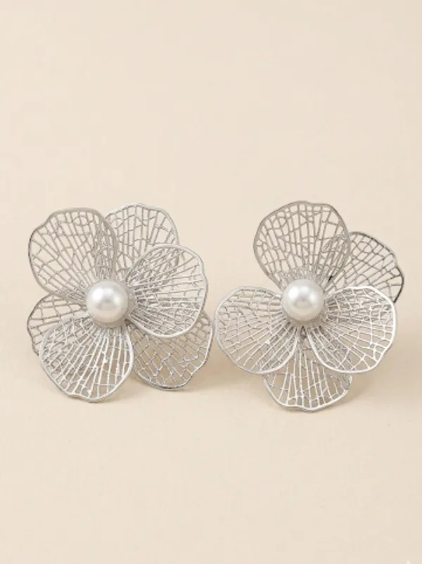 Silver_Alloy_Lace_Wirework_Floral_Stud_Earrings_For_Women