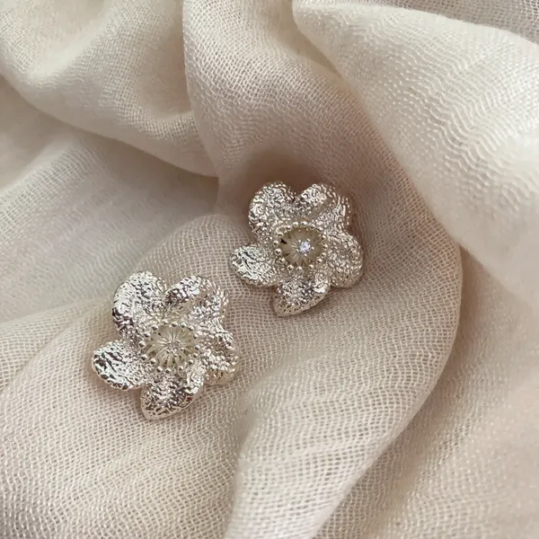 Silver_Stainless_Steel_Frosted_Crystal_Bloom_Stud_Earrings_For_Women