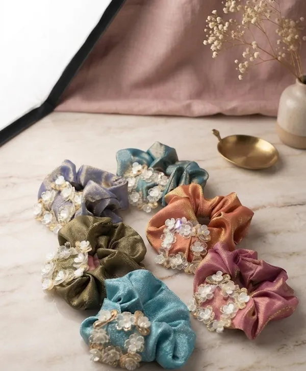 Gold_Metallic_Floral_Charm_Scrunchie_For_Women