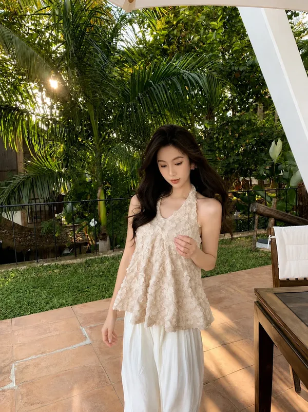 Light_Peach_Lace_Relaxed_Fit_Halter_Top_for_Women