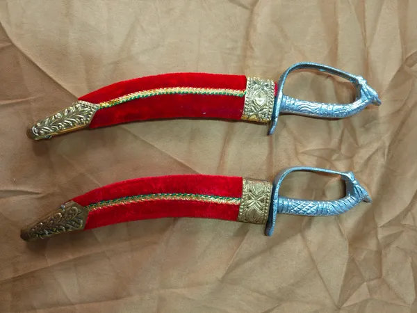 metal_Red_Decorative_KATAR