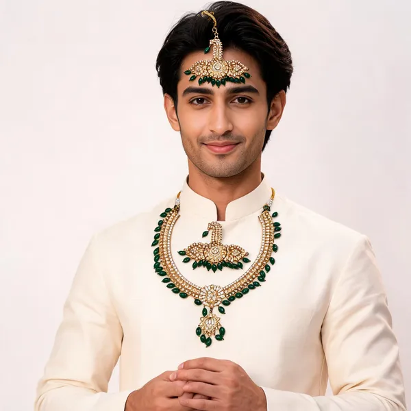 Metal_Gold-Tone_Green_Stone_Kantha_Necklace_Maang_Tikka_Set