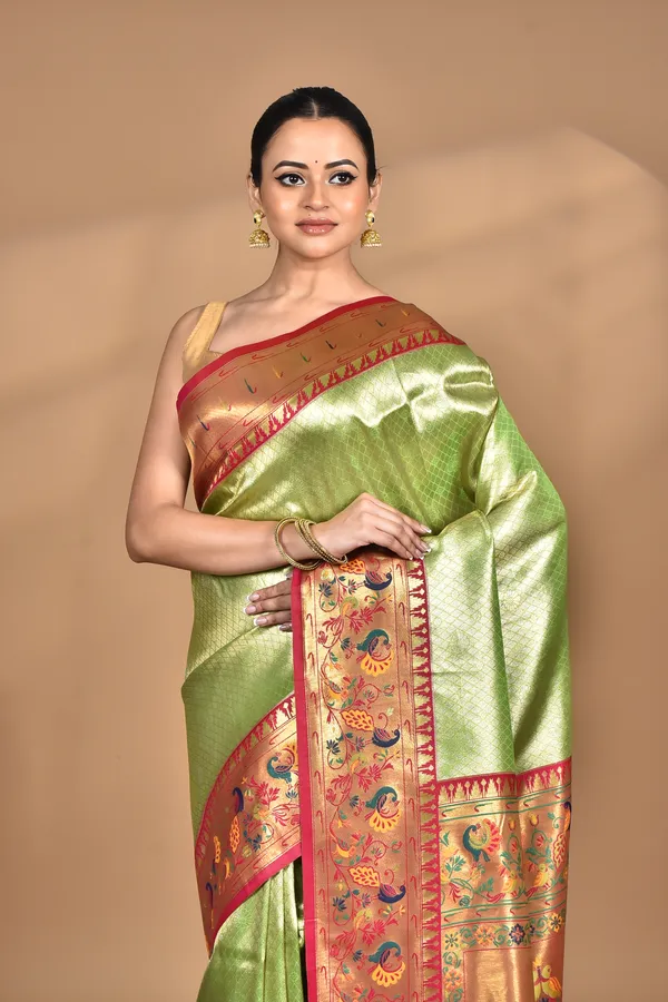 Women_Desgin_Banarasi_Silk_Saree