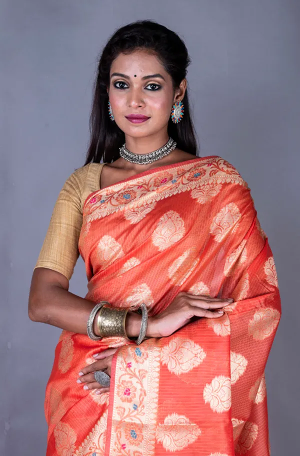 Floral_Woven_Design_Zari_Banarasi_Saree