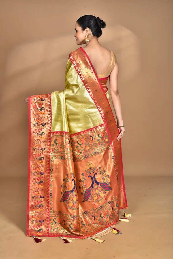 Women_Desgin_Banarasi_Silk_Saree