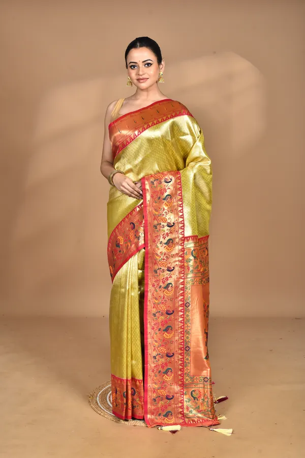 Women_Desgin_Banarasi_Silk_Saree