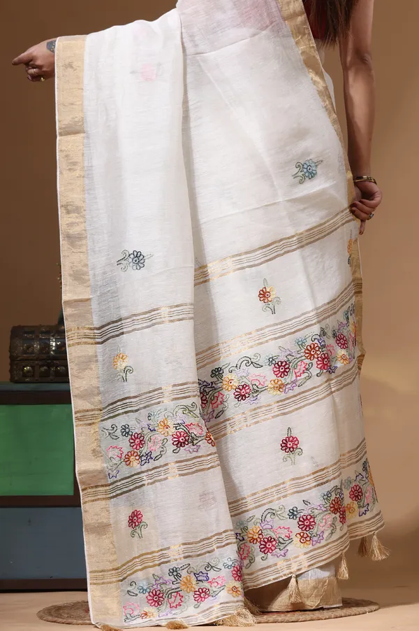 OFF-WHITE_SILK_LINEN_with_KANTHA_WORK_Saree_with_Blouse_Piece