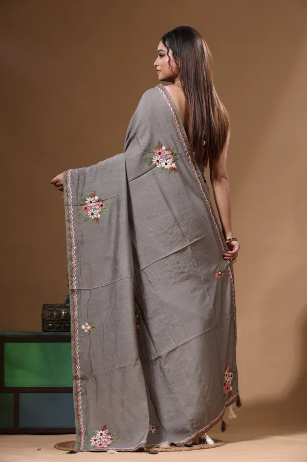 DAVY'S_GREY_PURE_LINEN_with_KANTHA_WORK_Saree_with_Blouse_Piece