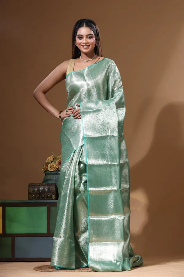 GREEN_KAANJIVARAM_SILK_Saree_with_Blouse_Piece