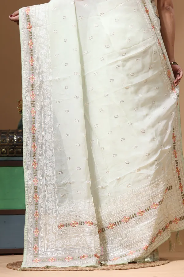 GREEN_VISCOSE_ORGANZA_with__EMBROIDEERY_Saree_with_Blouse_Piece
