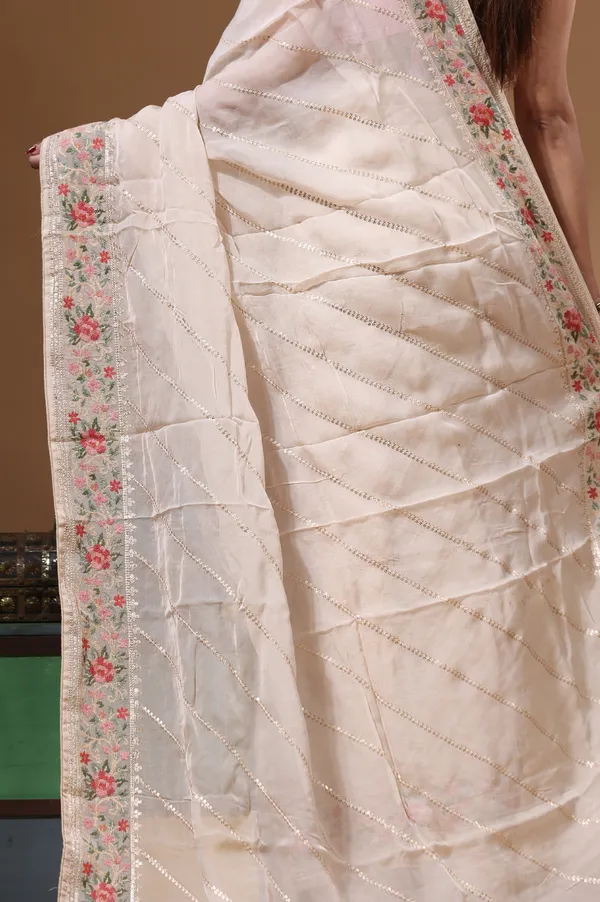 CREAM_VISCOSE_ORGANZA_with__EMBROIDEERY_Saree_with_Blouse_Piece