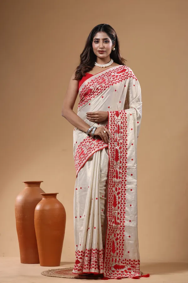 OFF-WHITE_Banarsi_tissue_embroidery_saree_with_blouse_piece