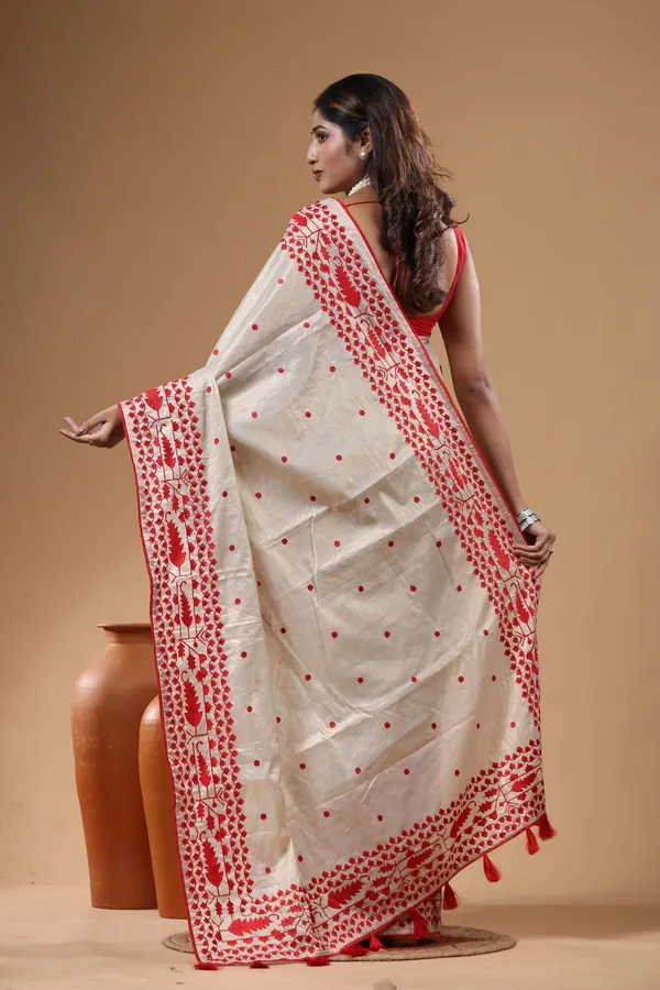 OFF-WHITE_Banarsi_tissue_embroidery_saree_with_blouse_piece
