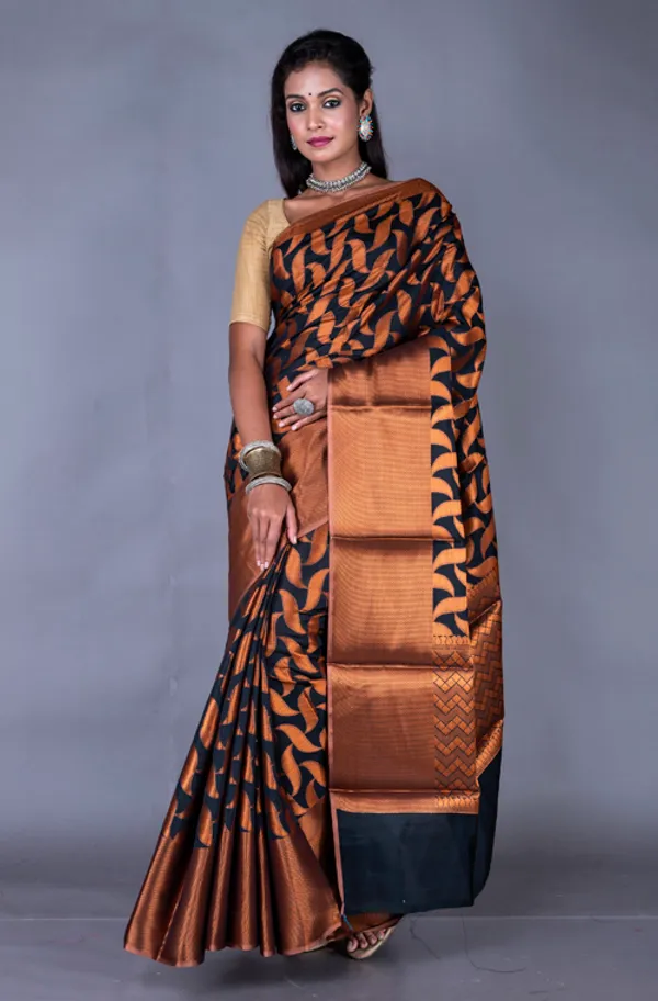 Woven_Design_Floral_Zari_Banarasi_Saree