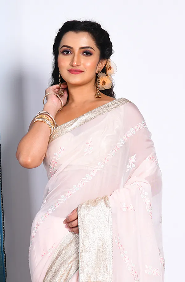 Floral_Embroidered_Woven_Design_Zari_Organza_Saree