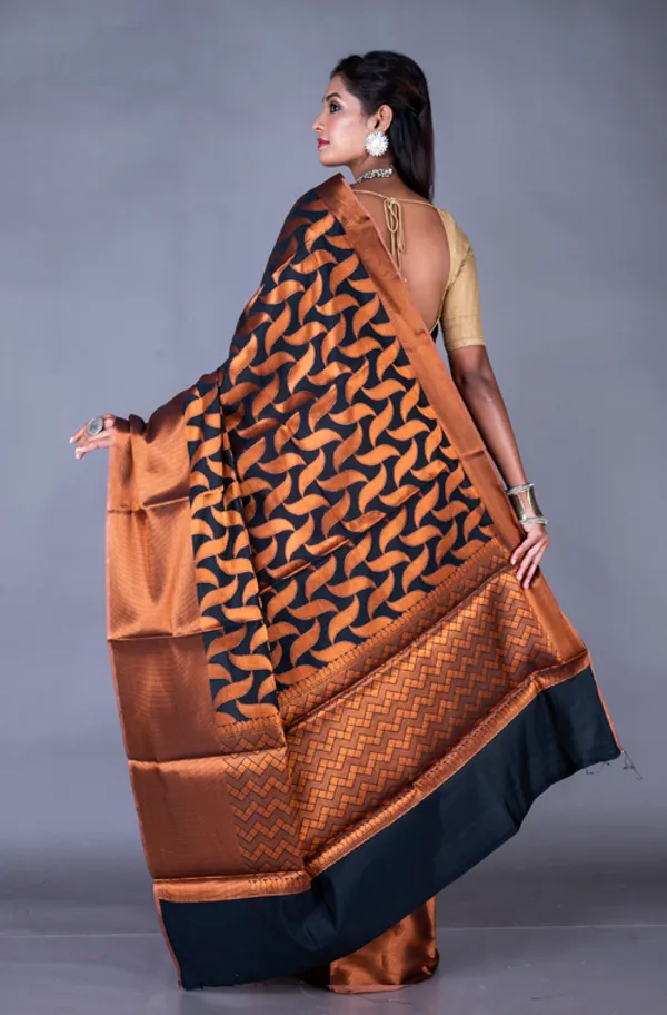 Woven_Design_Floral_Zari_Banarasi_Saree