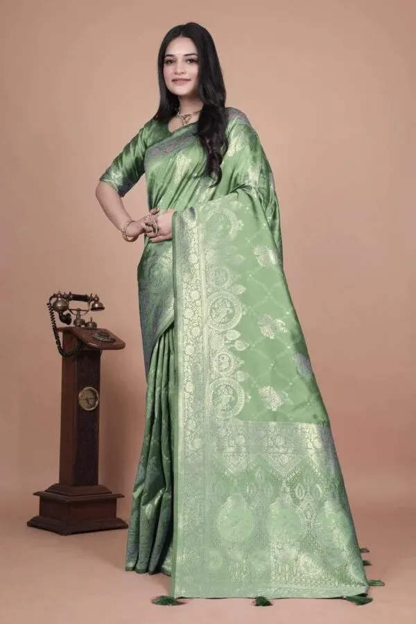 Green_Silk_Woven_Saree_for_Women