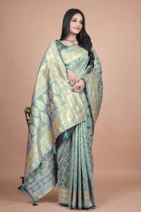 Pastel_Green_Woven_Saree_for_Women