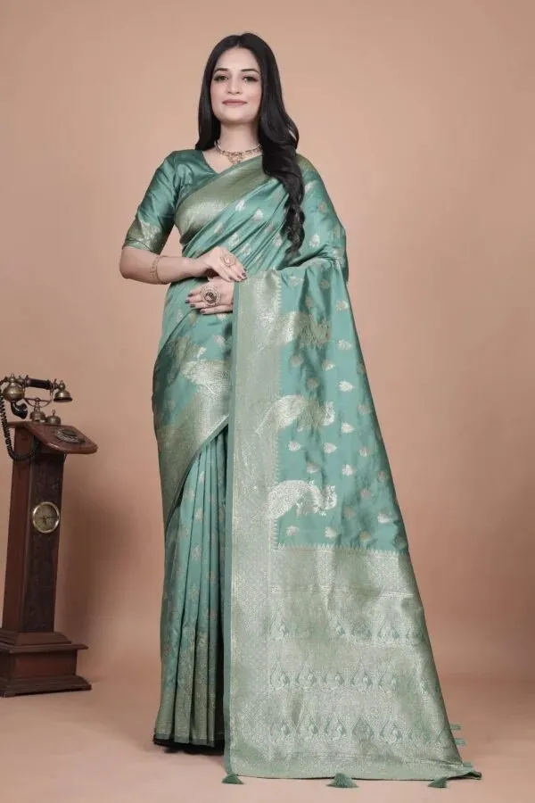 Green_Silk_Floral_Woven_Saree_For_Women