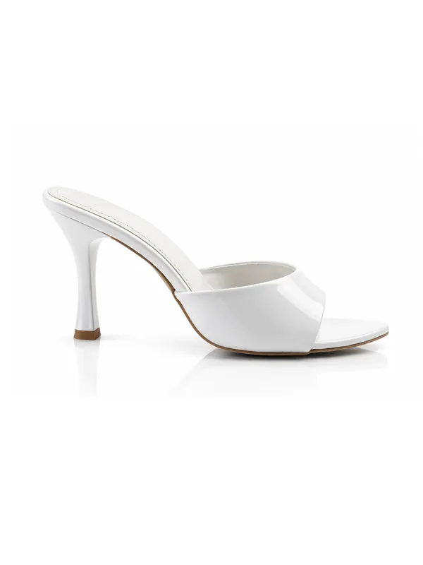POINTED_CLASSY_WHITE_SLIM_HEEL_