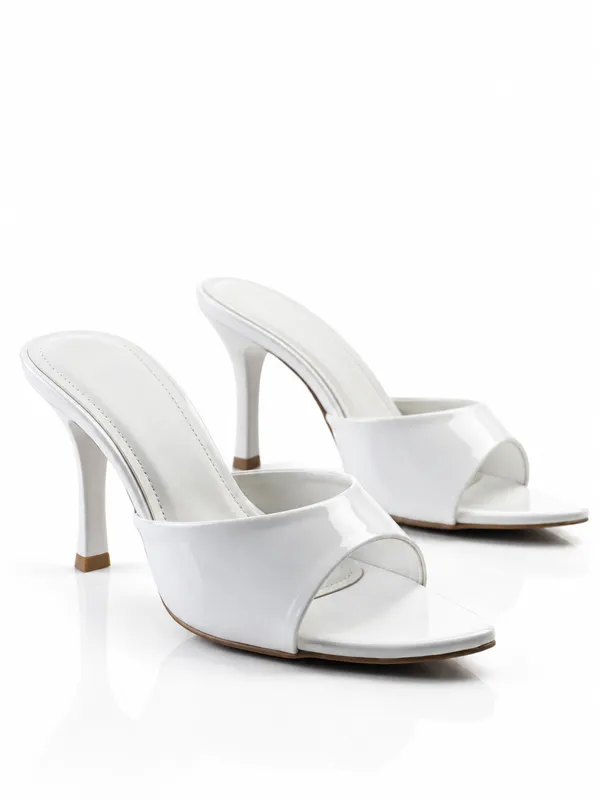 POINTED_CLASSY_WHITE_SLIM_HEEL_