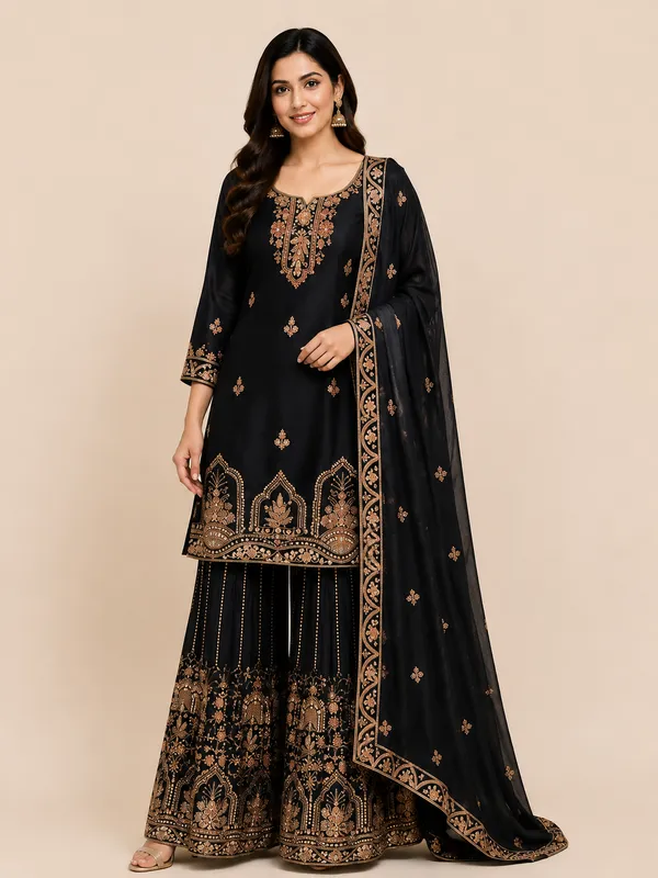 Black_Silk_Kurta_Set_For_Women
