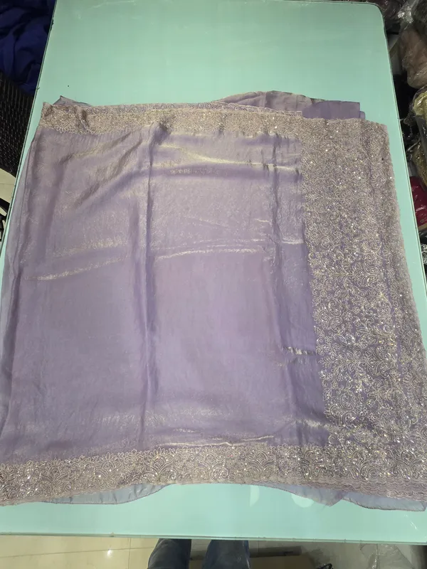shimmer_saree_plains_aree_with_heavy_hal_pallu_embroded_border_and_stone_wrok_on_border