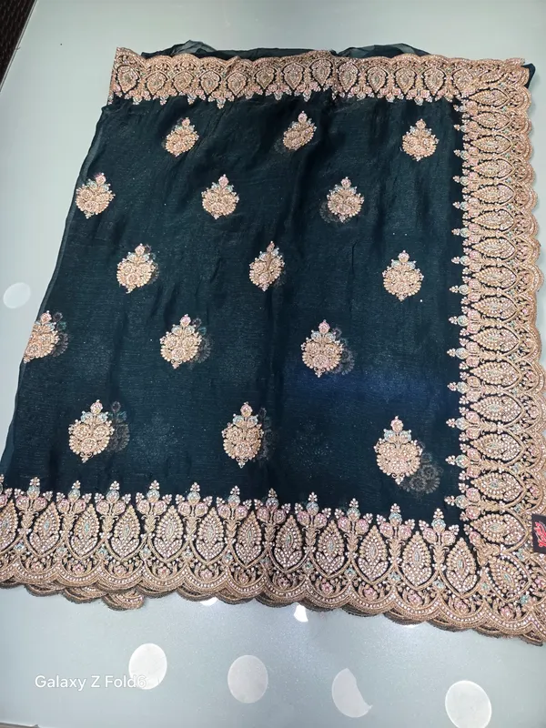 full_saree_butaa_and_zari_border_with_srone