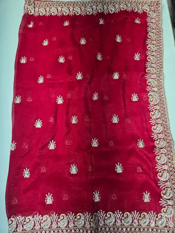 full_heavy_border_saree_with_self_embrodery_and_stone_kundan_work