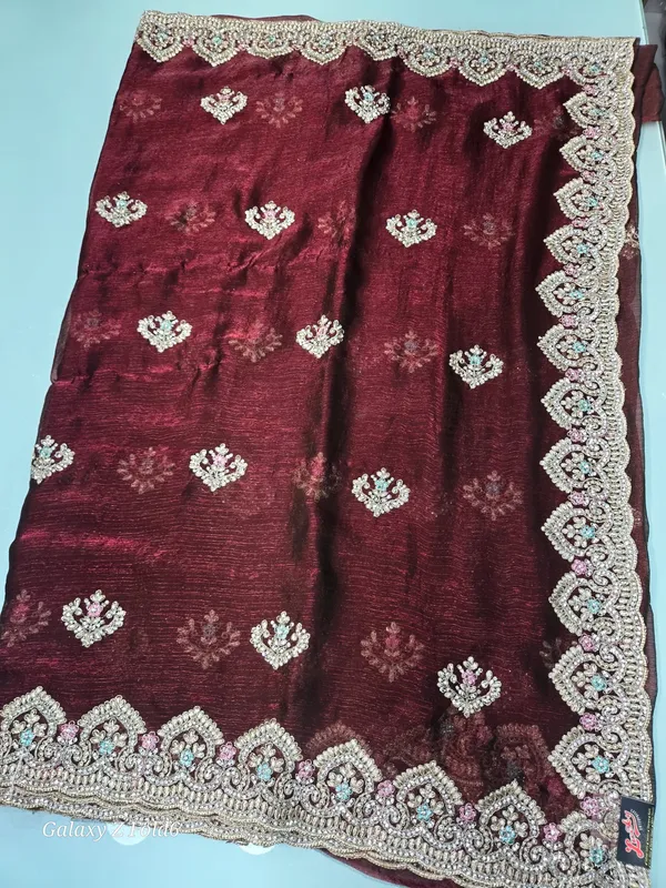 full_heavy_border_saree_with_self_embrodery_and_stone_kundan_work