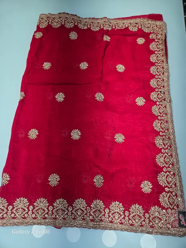 full_heavy_border_saree_with_self_embrodery_and_stone_kundan_work