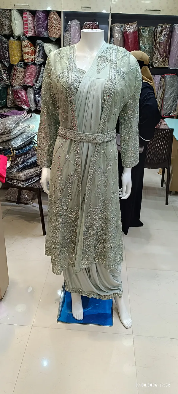 heavy_jacket_saree_with_blouse_work_and_plain_saree_with_shoulder_patch